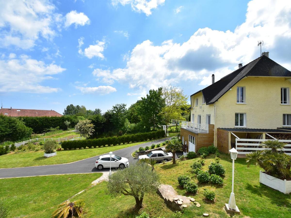 Superb Holiday Home Near The Beach Quinéville الغرفة الصورة