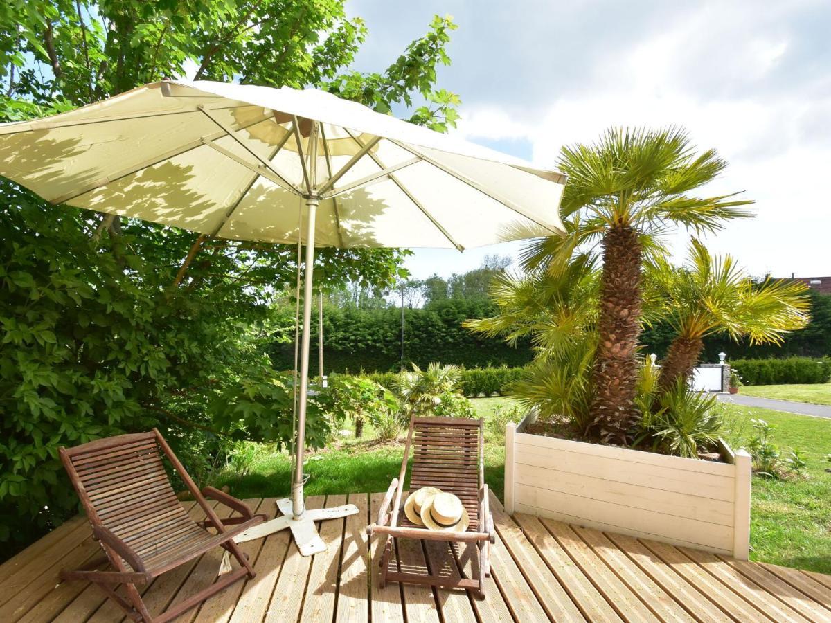 Superb Holiday Home Near The Beach Quinéville الغرفة الصورة