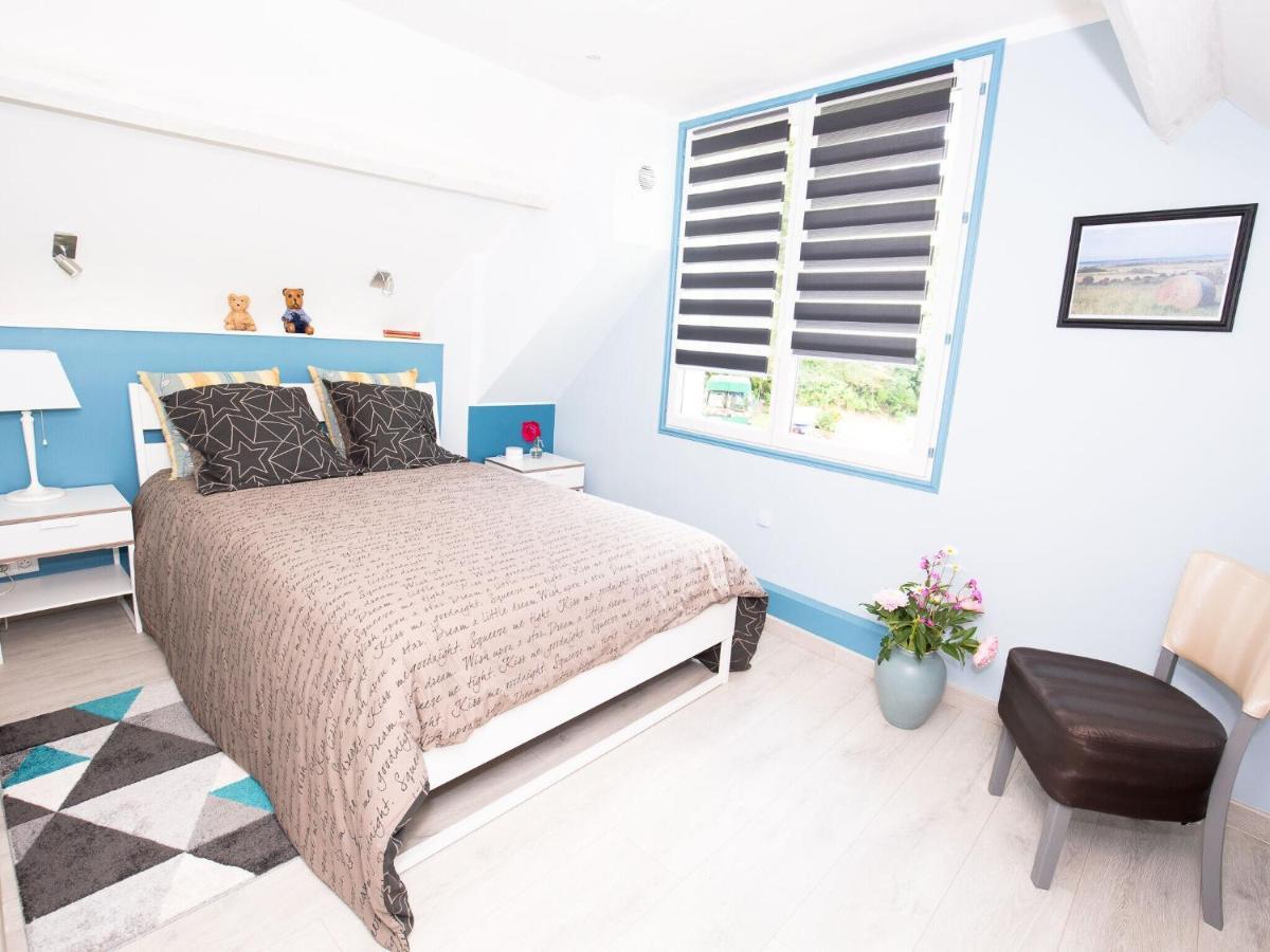 Superb Holiday Home Near The Beach Quinéville المظهر الخارجي الصورة